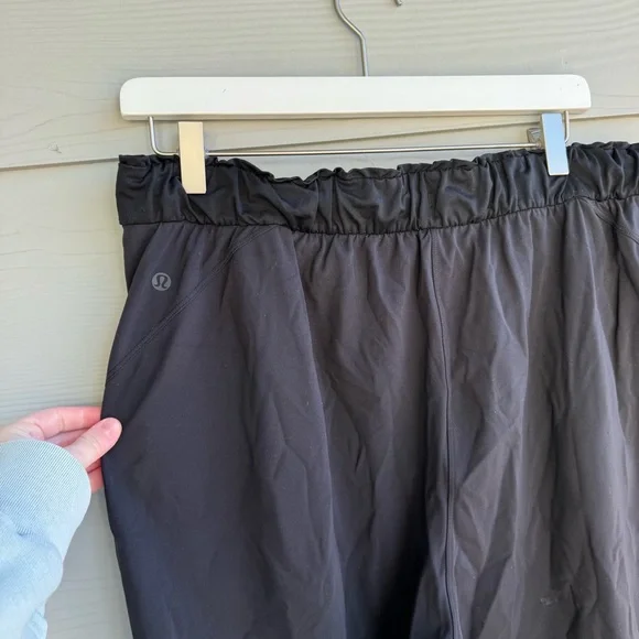 Lululemon•Keep Moving Pant
Black - Picture 2 of 4